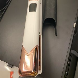 Lunata wireless flat iron - white